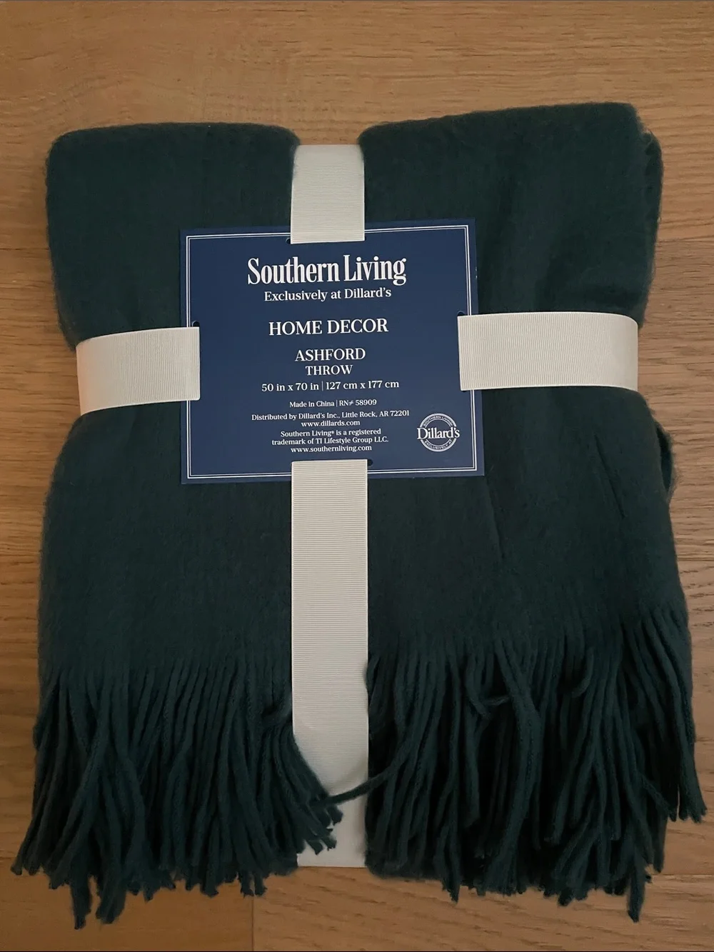 Southern Living Ashford Throw Green, NWT